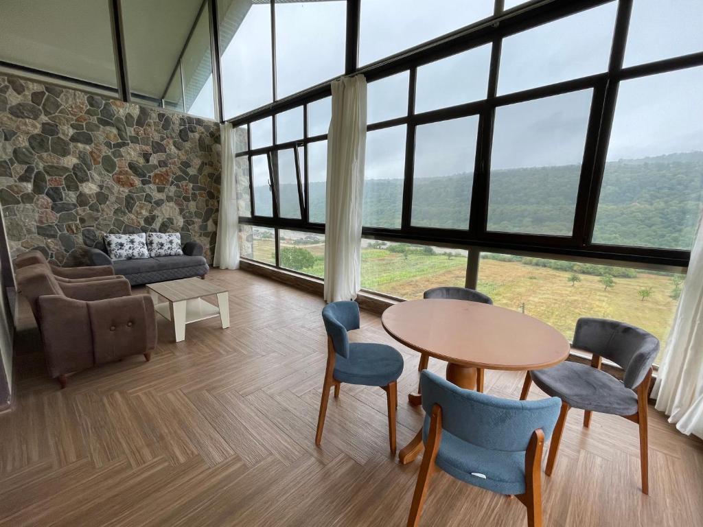 Ahval Hotel — Hotel in Chilegir