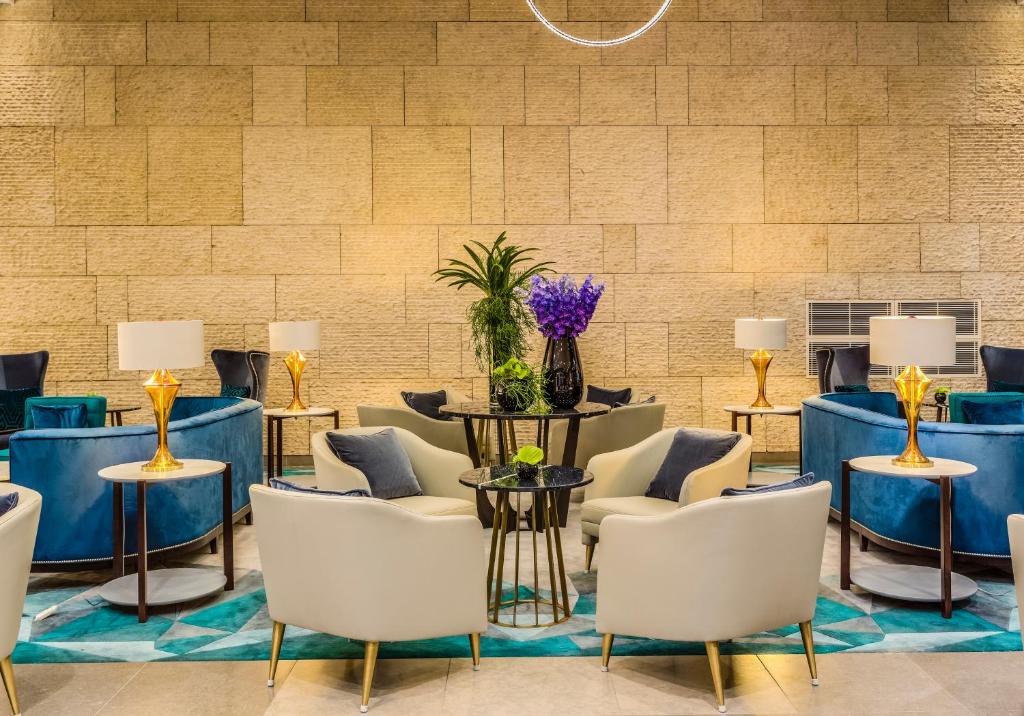 {hotel.hotel_name}