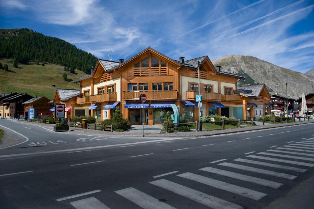 Appartamento Isola — Hotel in Livigno