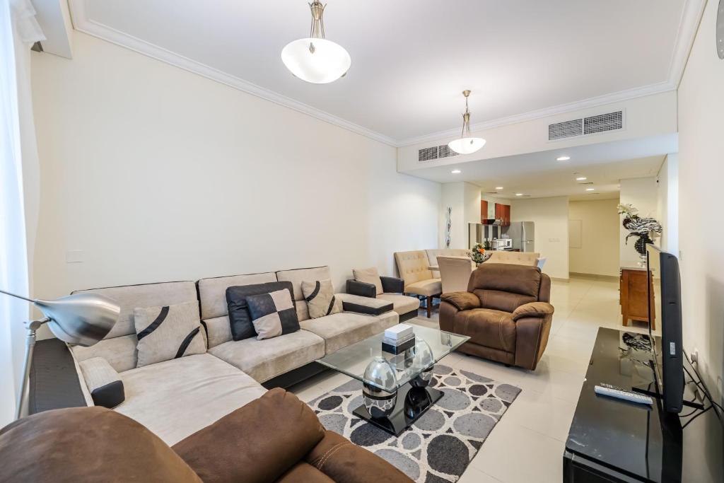 Huge 3 BR Next to Tram Station Ocean Heights Dubai Marina — Hotel in Dubai