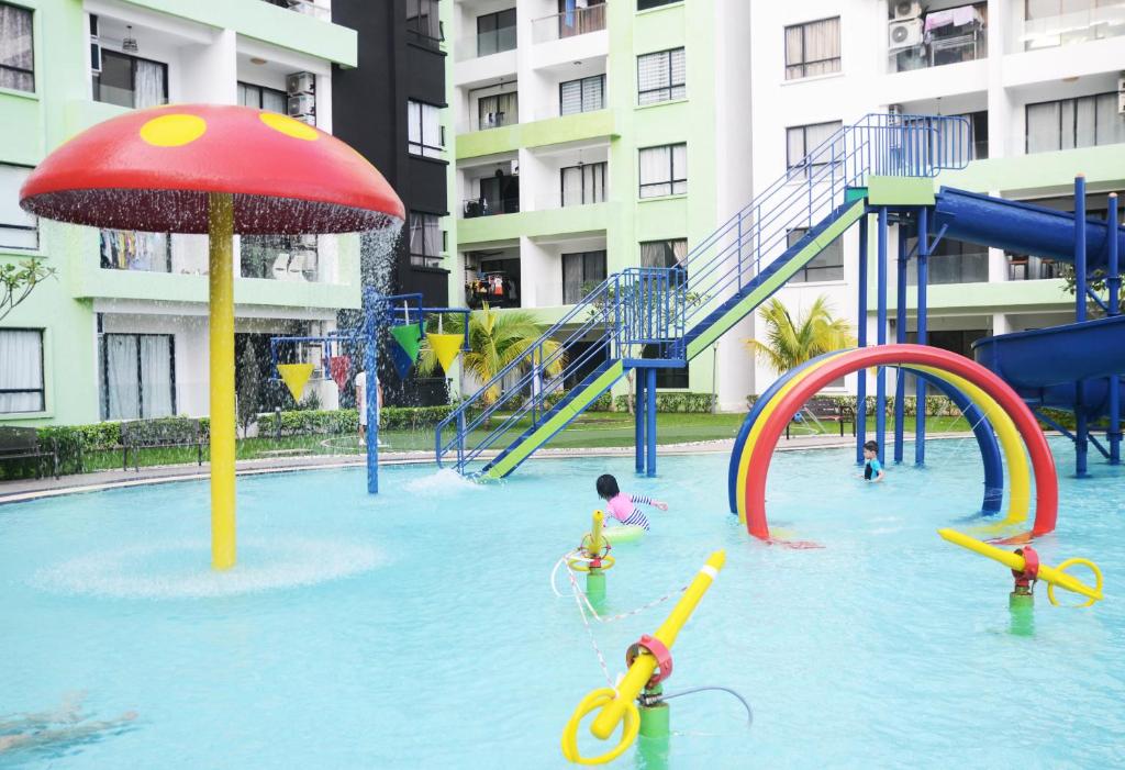 Manhattan Condo 8-11pax (2min to Aeon & Lotus) photo
