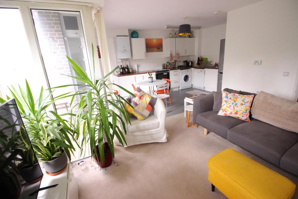 Spacious and airy 1 bedroom flat - Great location — Hotel in London