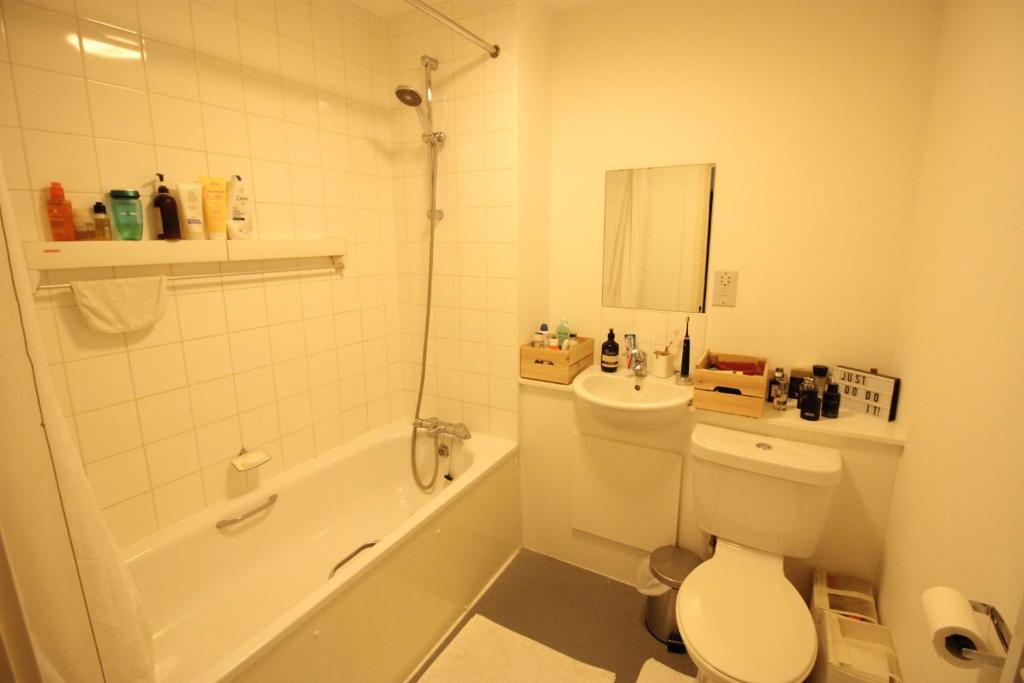 Spacious and airy 1 bedroom flat - Great location photo