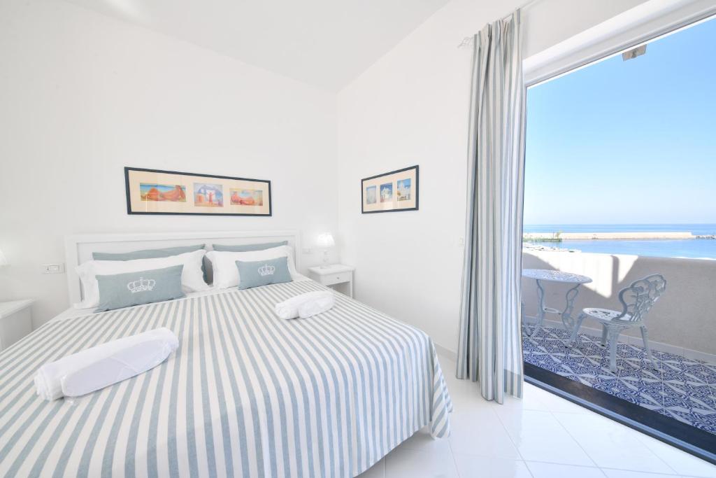 King Suite - Luxury Rooms photo