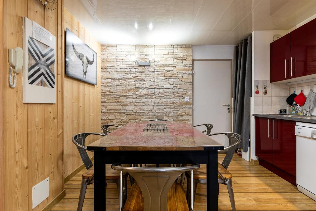 APPARTEMENT CENTRE VILLE PARKING COUVERT WIFI BALCON - 5