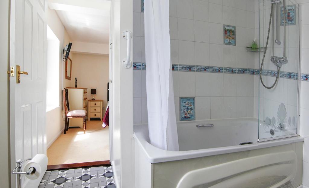 Leworthy Farmhouse Bed and Breakfast photo