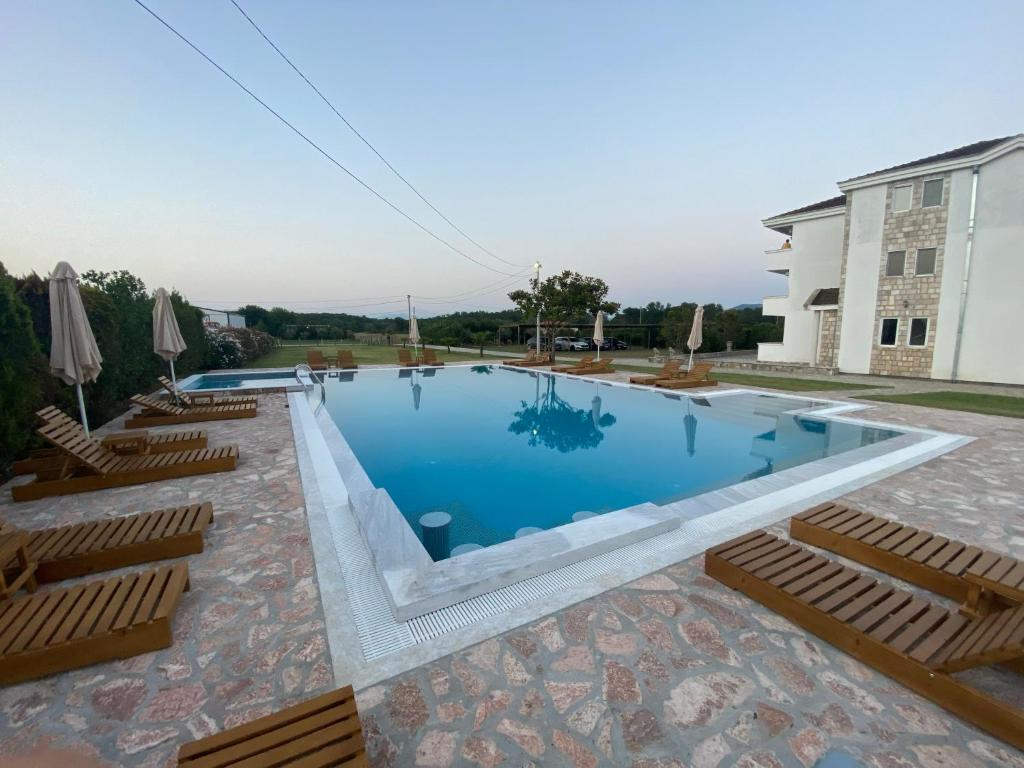 Riverside Apartments - 4
