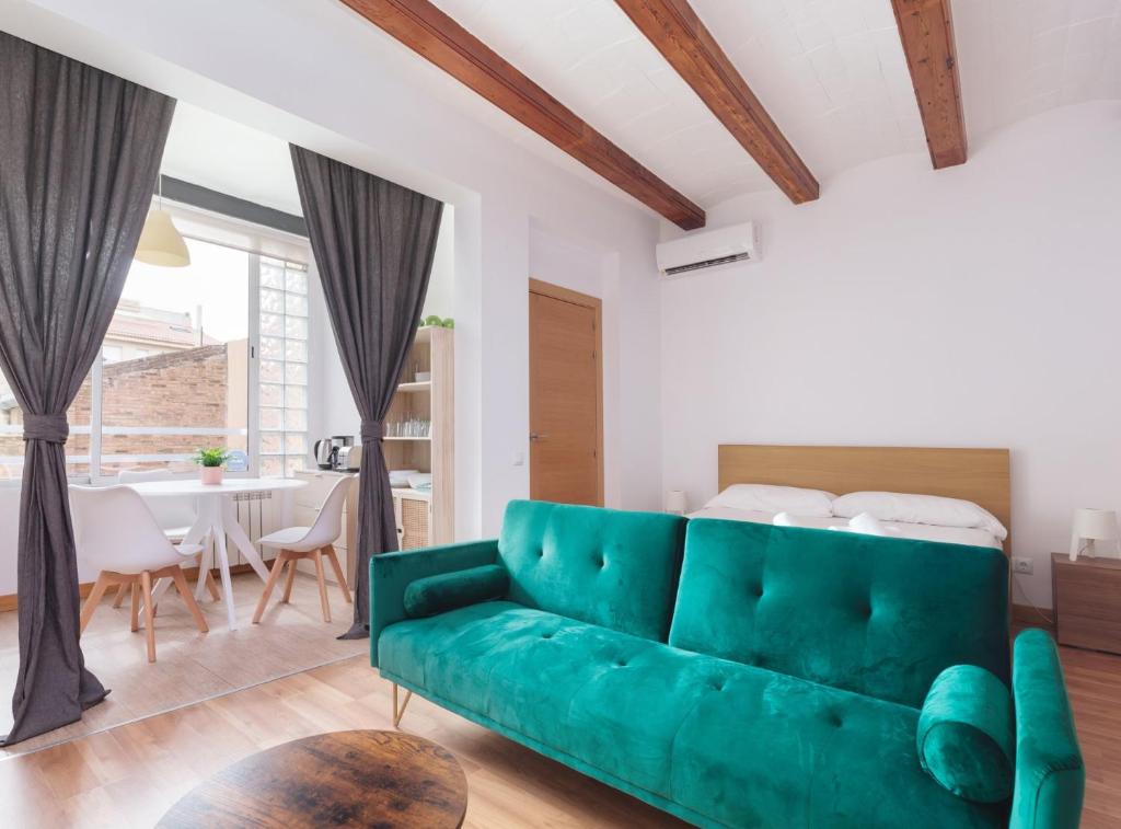 Spacious doubleroom apartment at Sants, Barcelona
