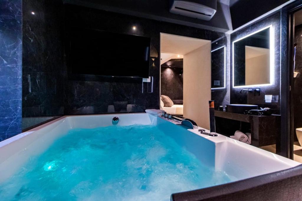 4 Suites " unconventional living rooms " - 1
