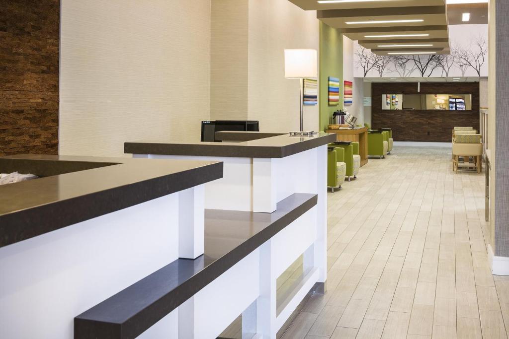 Holiday Inn Salem photo
