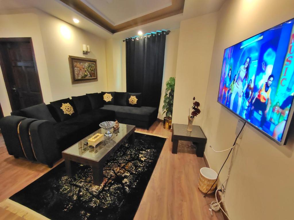 Family Friendly &amp; Peaceful 3 Bed APT, Free Wifi — Hotel in Islamabad