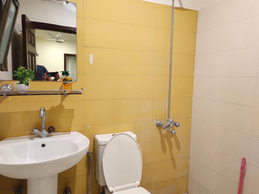 Family Friendly & Peaceful 3 Bed APT, Free Wifi photo