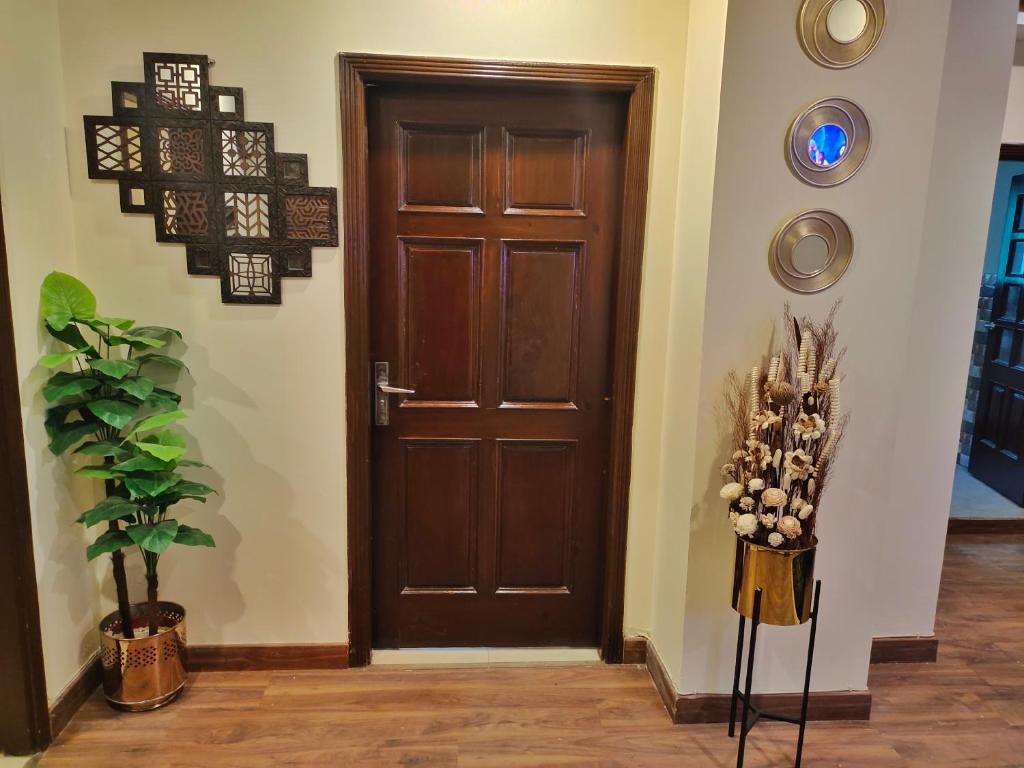 Family Friendly & Peaceful 3 Bed APT, Free Wifi photo