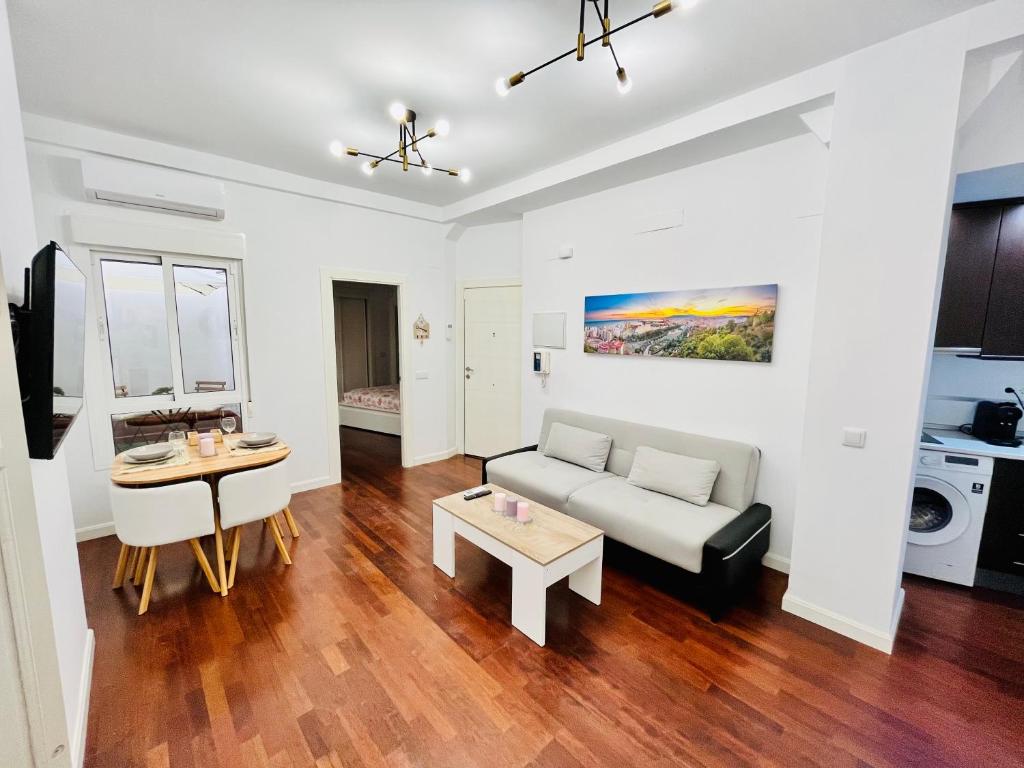 Marinac3 Precioso apartamento con patio en el centro histórico de Málaga - 3