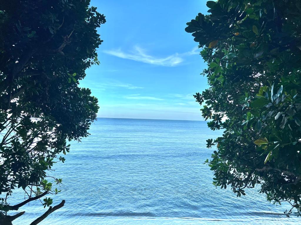 Lippo carita selatan condo 3bedroom langsung pantai photo