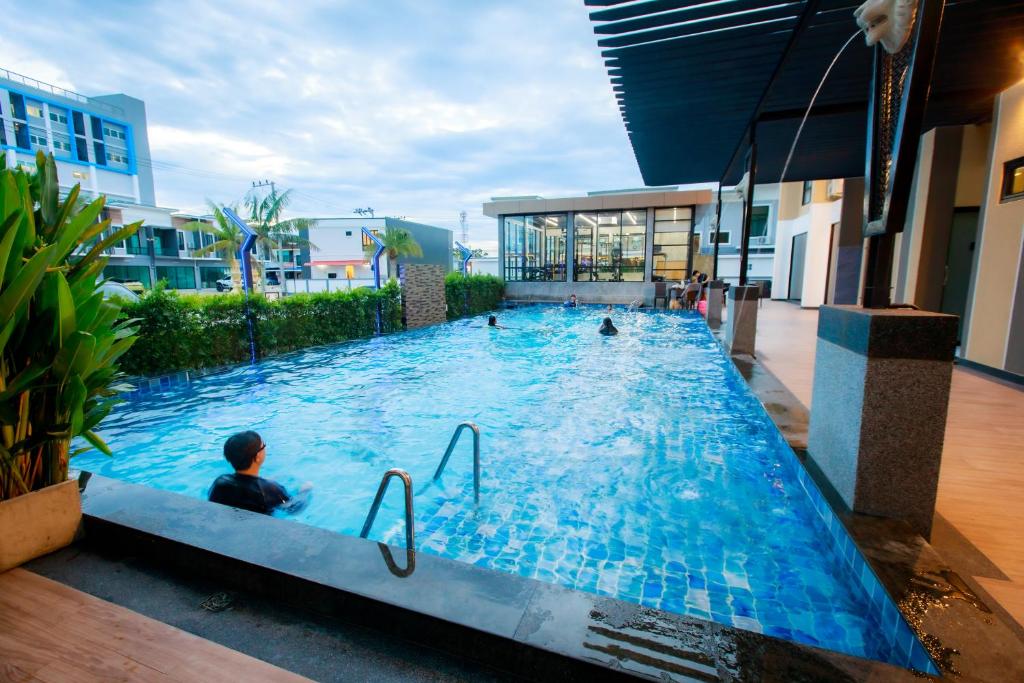 Swimming pool