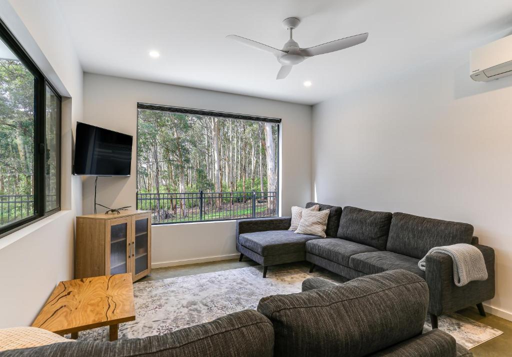 Karri Forest Vista-peaceful home with forest views photo