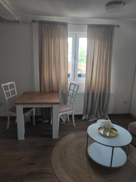 Dream Home Studio Apartments - 3
