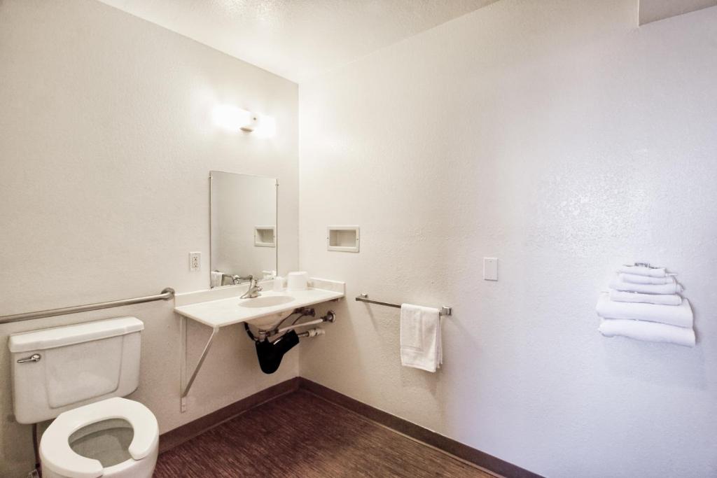 Motel 6-Pendleton, OR photo