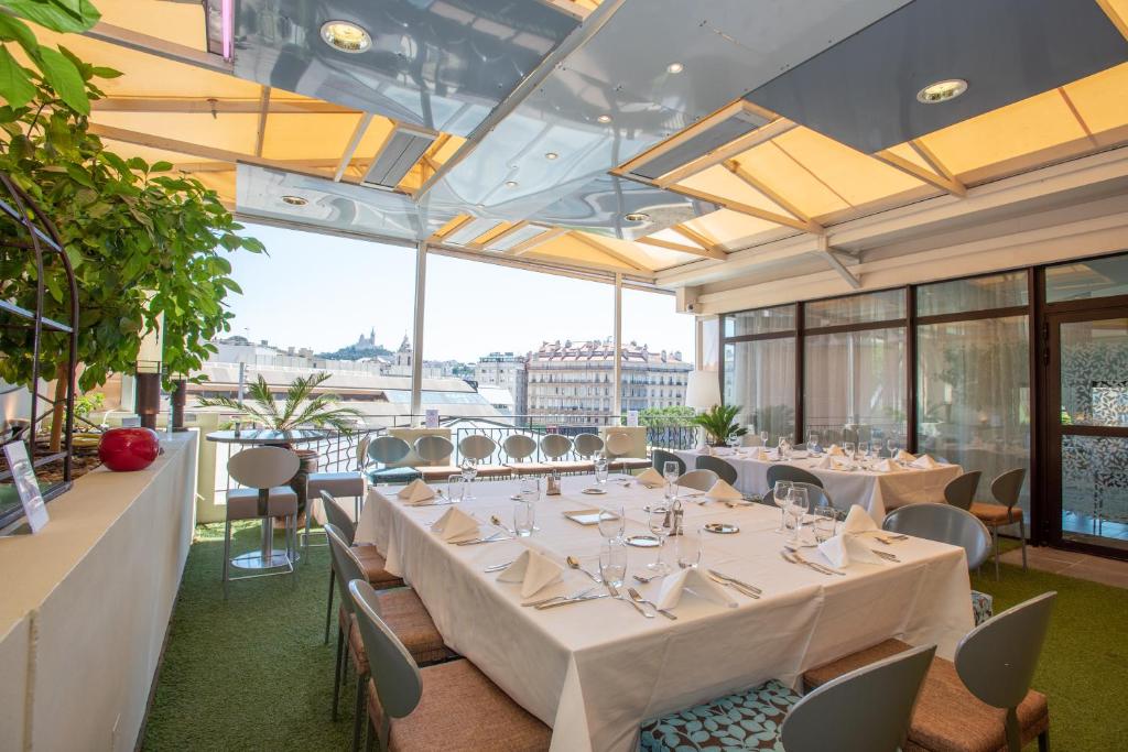 ホテル メルキュール マルセイユ サントル ヴュー ポール (Hotel Mercure Marseille Centre Vieux Port) 館内設備