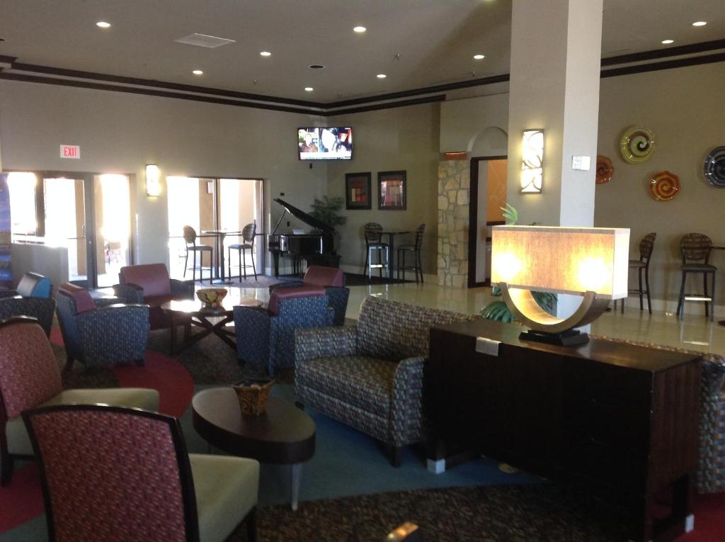 Wyndham El Paso Airport Hotel And Water Park photo