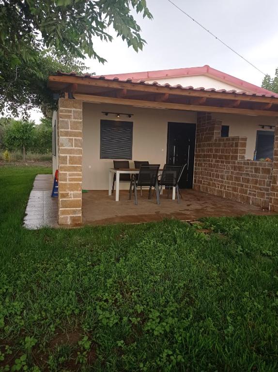 Nikos & Patras Houses, Nea Plagia