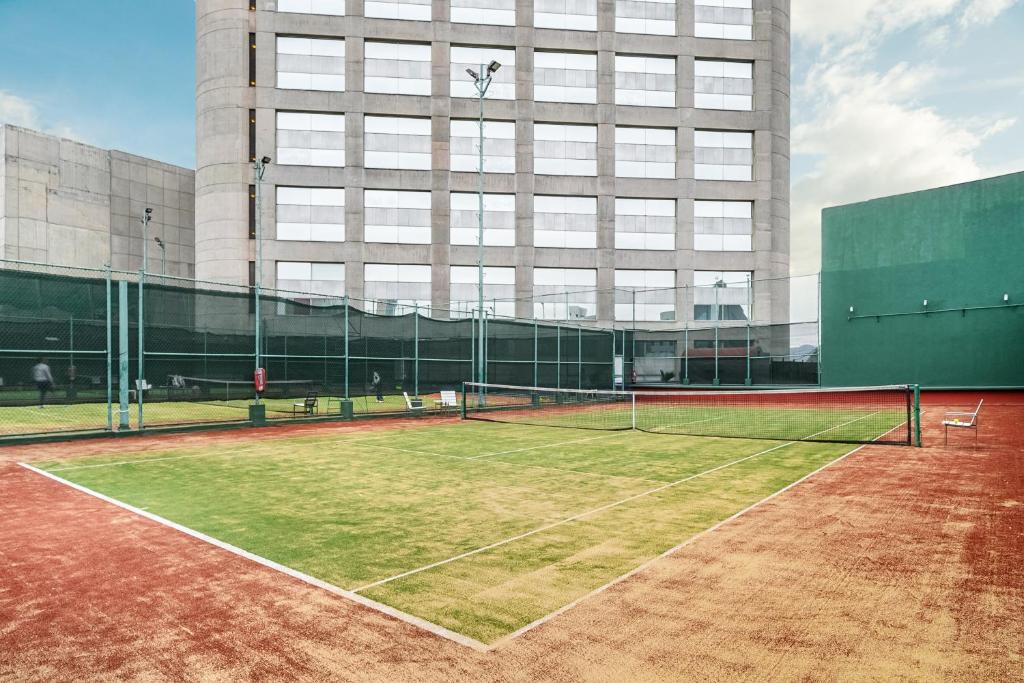 Tennis court