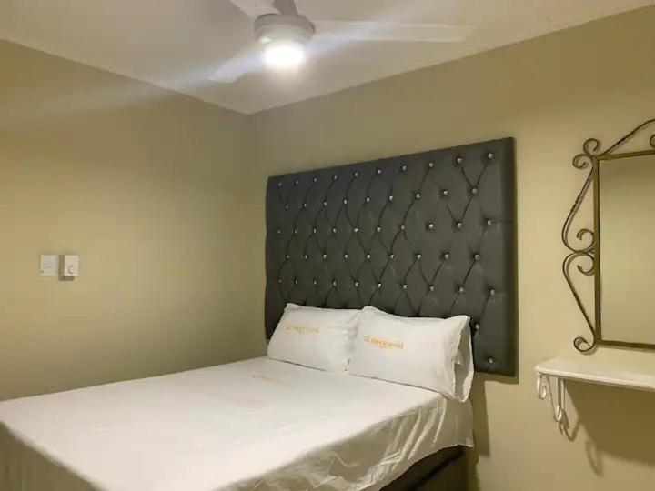 Glamour Hotel photo