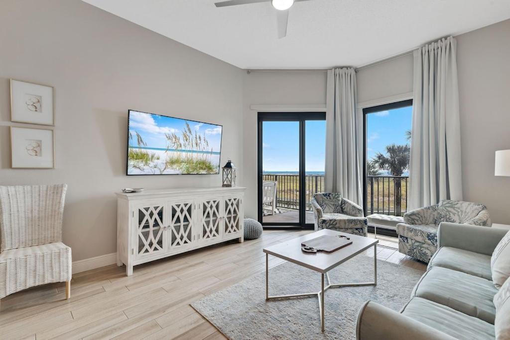 Phoenix 6 Uni 114, Orange Beach