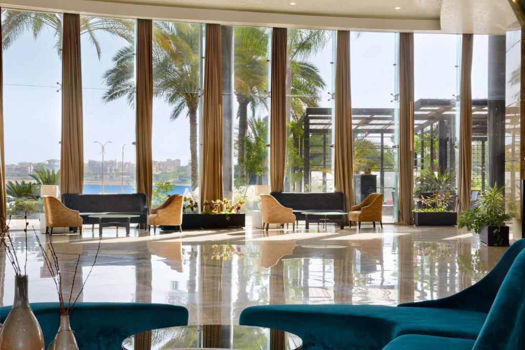 フロント・ロビー