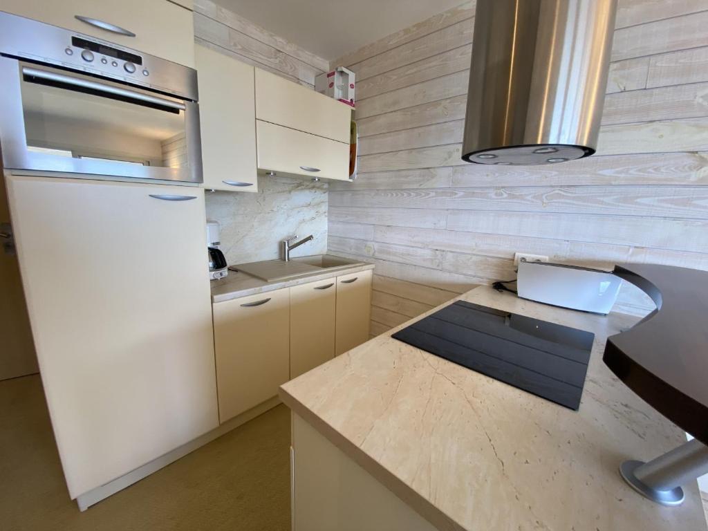Charmant T1 rénové, accès plage, parking - FR-1-374-190 - 4