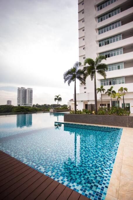 New [Skysuites] Lovely 2 bedroom 4-6pax photo