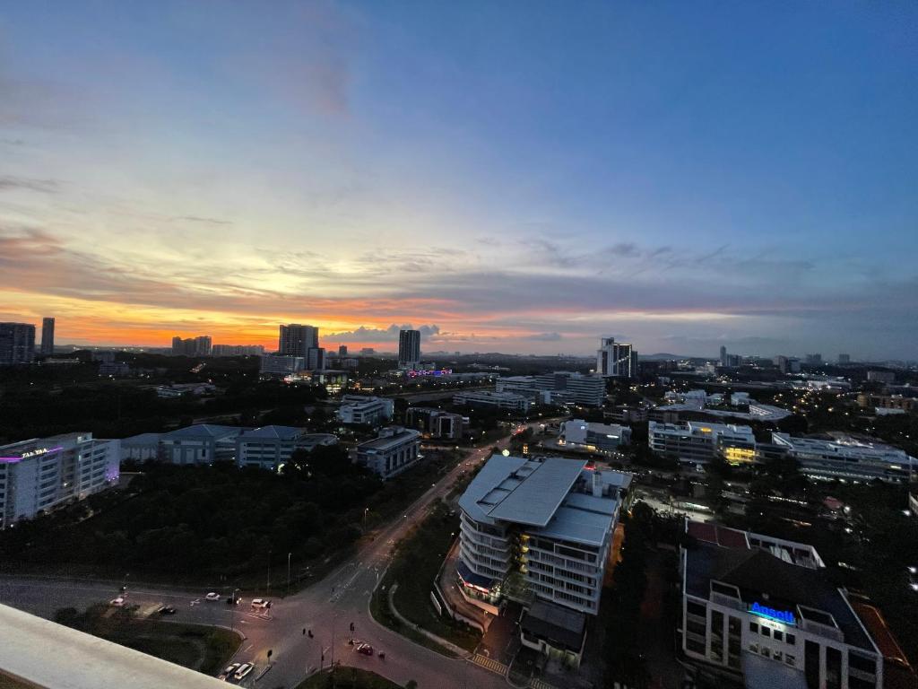 Studio with Sunset view {Cybersquare Apex} photo
