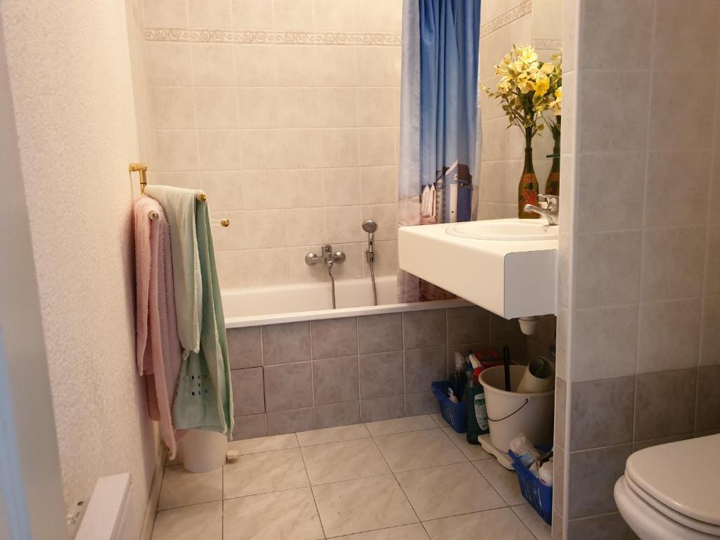 PORT FREJUS Studio Cabine 100m des plages 4 Person - 5