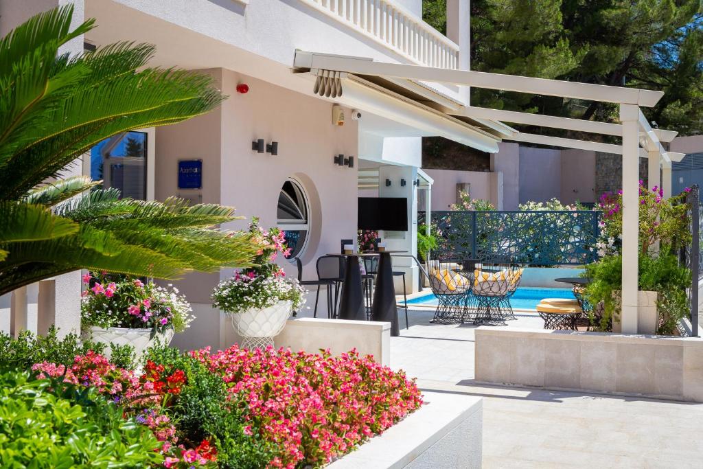 Aparthotel Flora, Tučepi