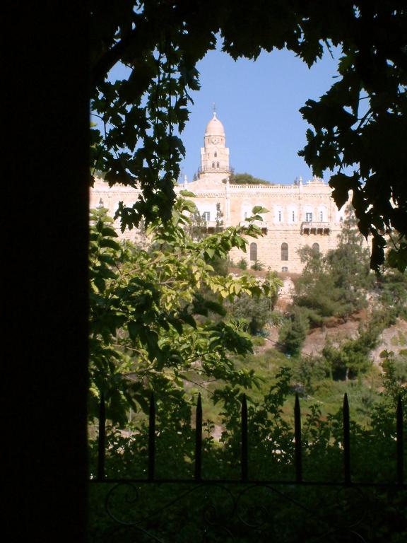 Avissar house