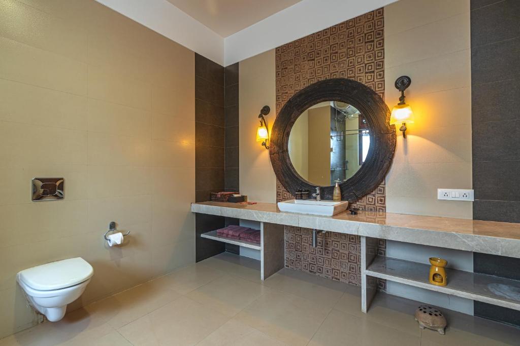 Saffronstays Casa Del Palms, Alibaug - luxury pool villa with chic interiors, alfresco dining and is photo