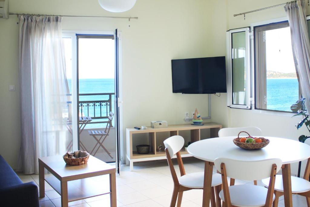 Thalassa, Ágios Nikólaos