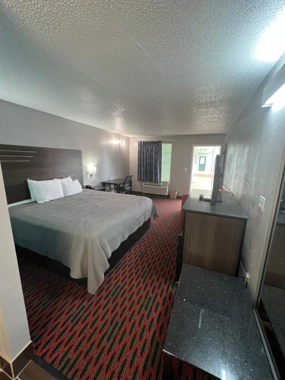 Key West Inn - Tuscumbia photo
