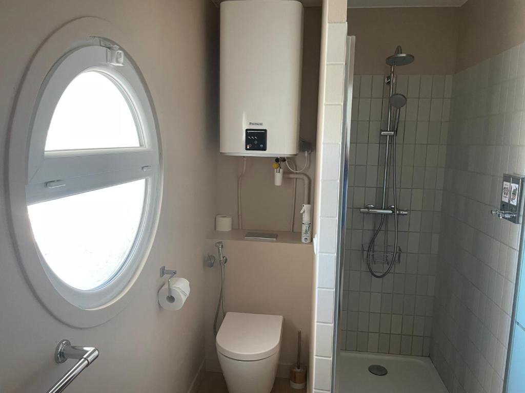 Vue sur rade appartement elegant vaste climatise etage eleve ascenseur proche parking et toutes comm photo