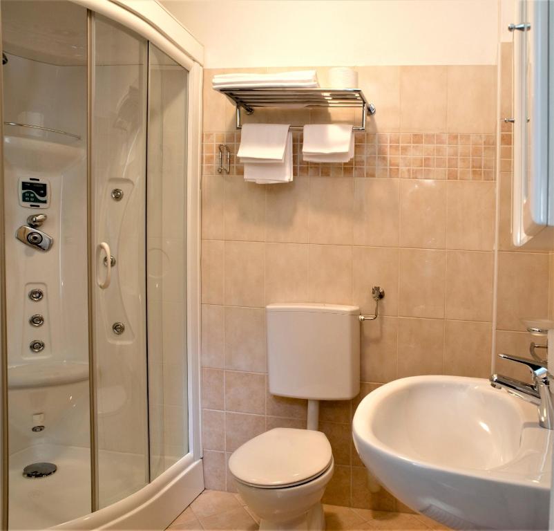 Bes Hotel Papa San Pellegrino Terme photo