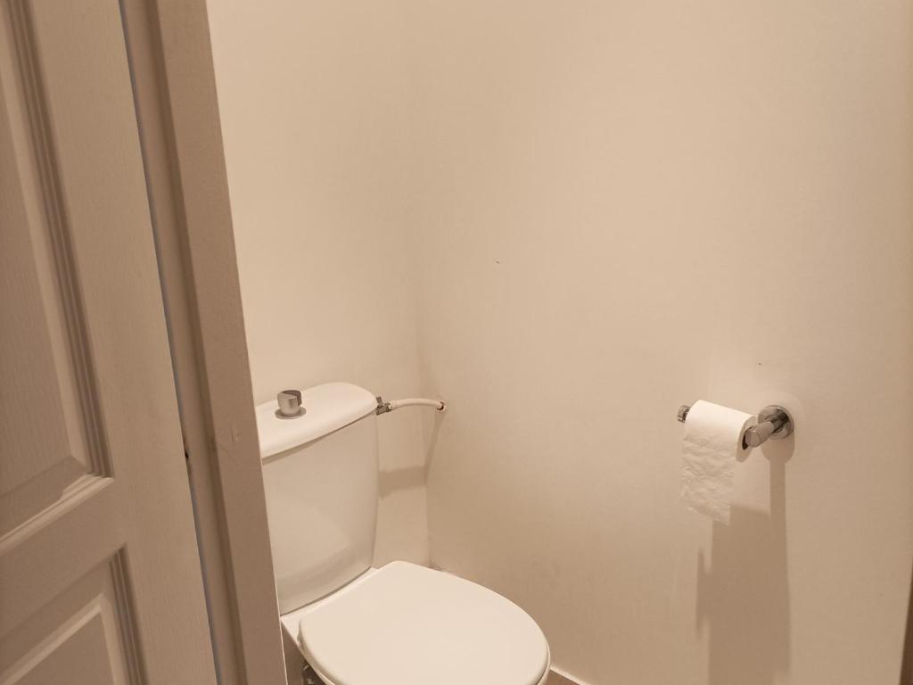 Appartement T3 dans château avec piscine et WIFI, animaux admis, 6 personnes - 4