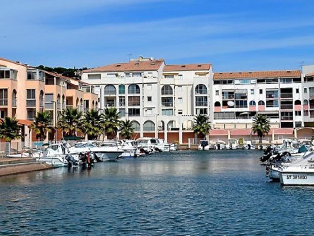 Spacieux T2 avec terrasse et parking à 100m de la plage - FR-1-472-172 - 2