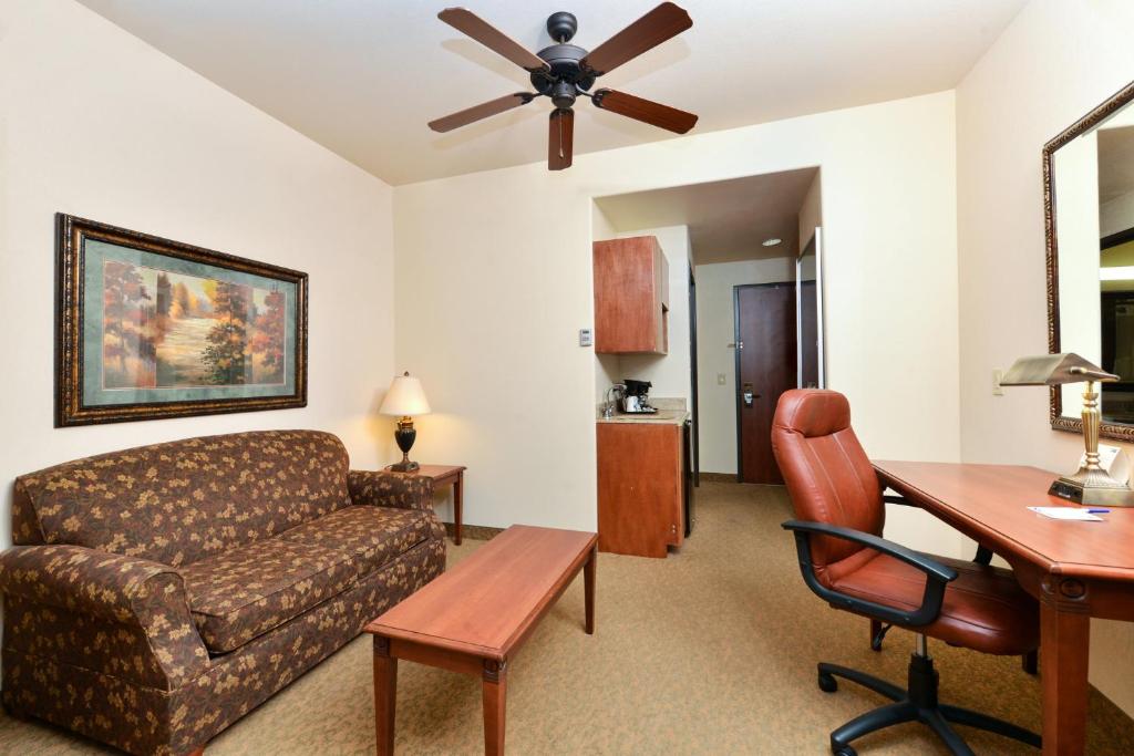 Holiday Inn Express Hotel & Suites Las Cruces photo