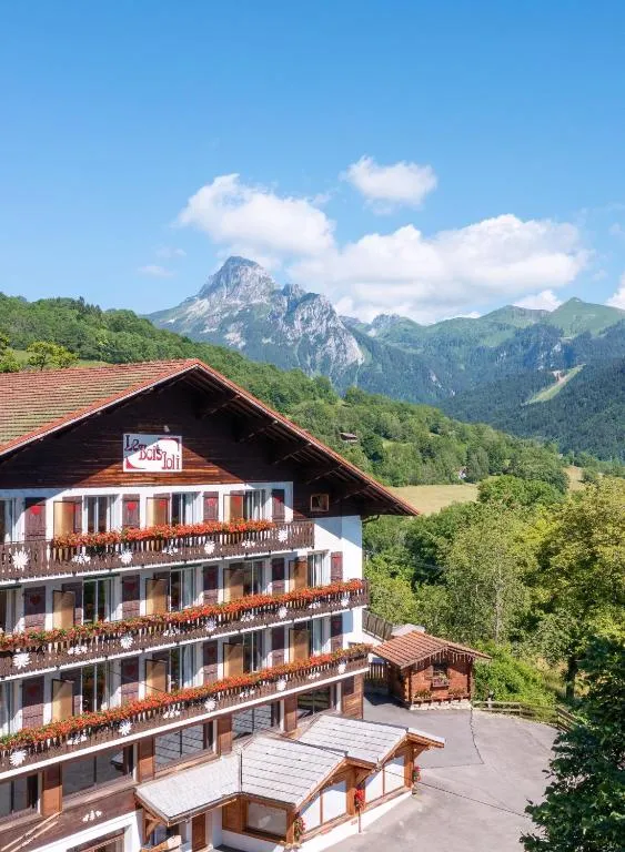 Hotel Le Bois Joli，位于贝尔内的酒店
