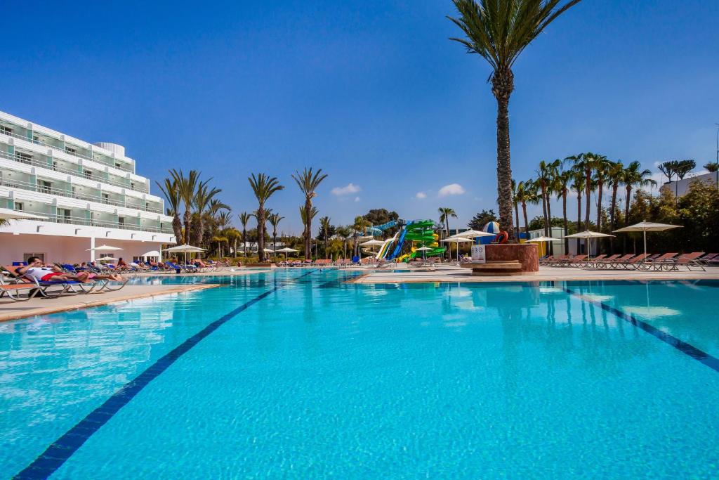 Swimming pool, Amadil Ocean Club in Agadir