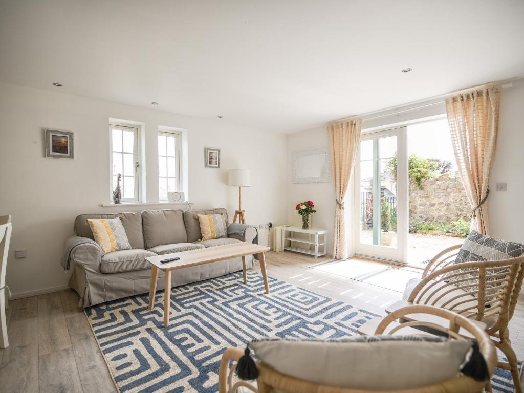 1 Buckfields, Lyme Regis