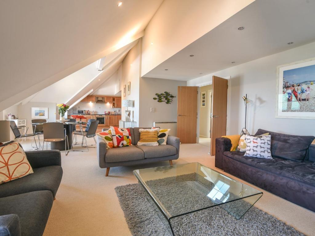 13 Buckfields, Lyme Regis