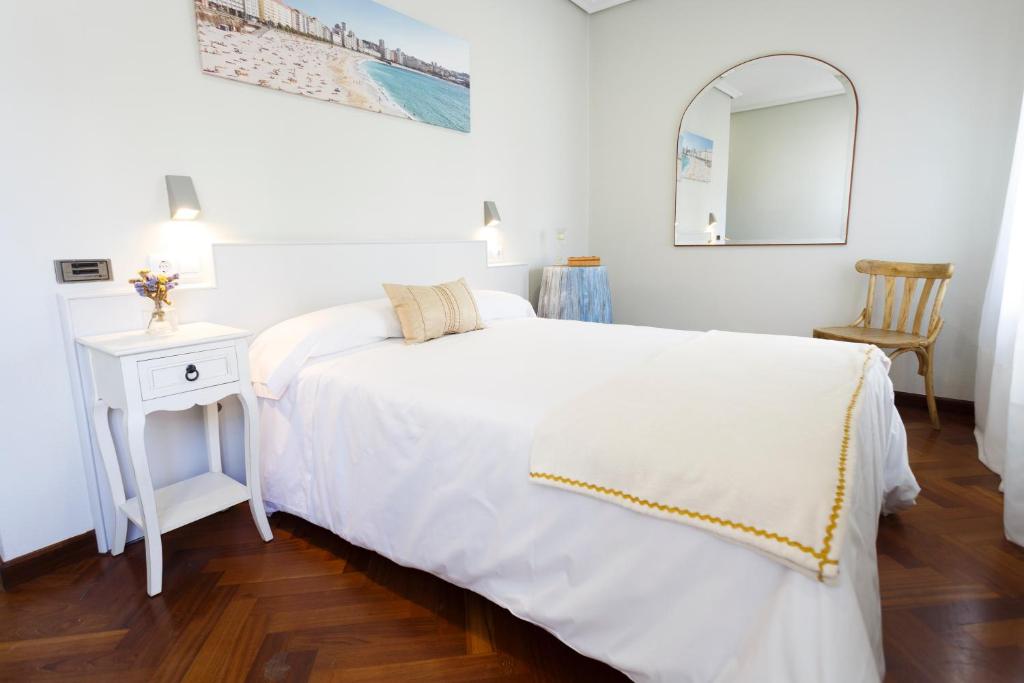 Hostal Costa Coruña - 2