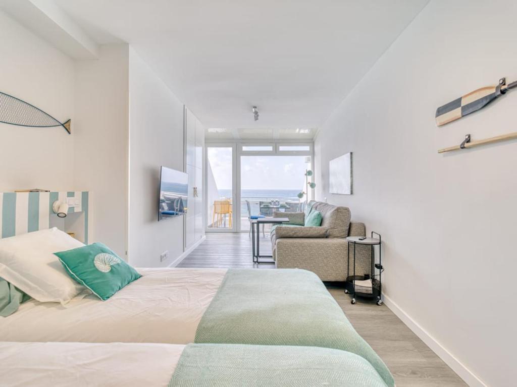 Luxury Suite Over The Beach - 2